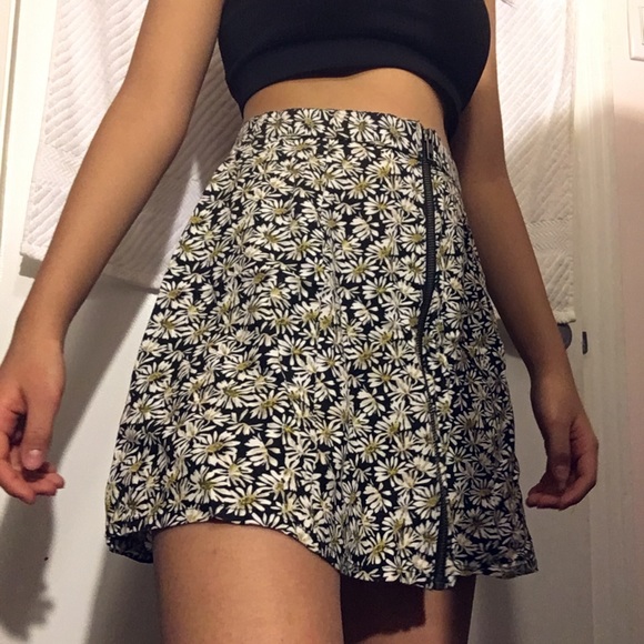 Cute Sunflower Zipper Flare Skirt - Picture 2 of 4
